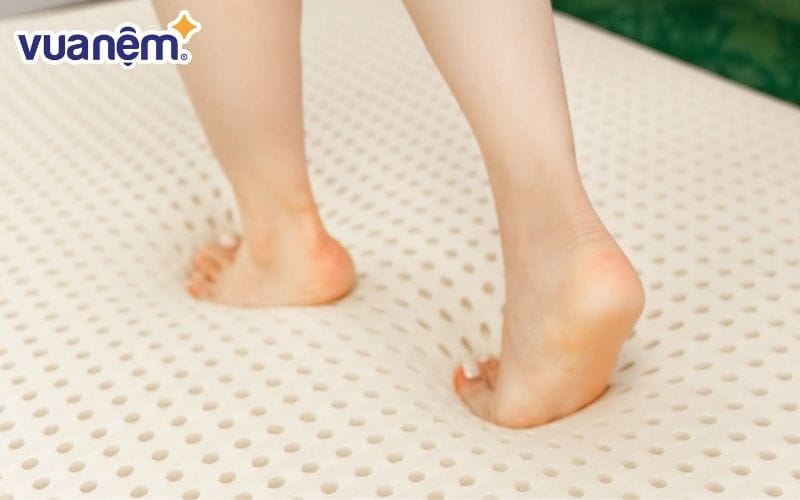 Mật độ cao su cao không có nghĩa là nệm cứng